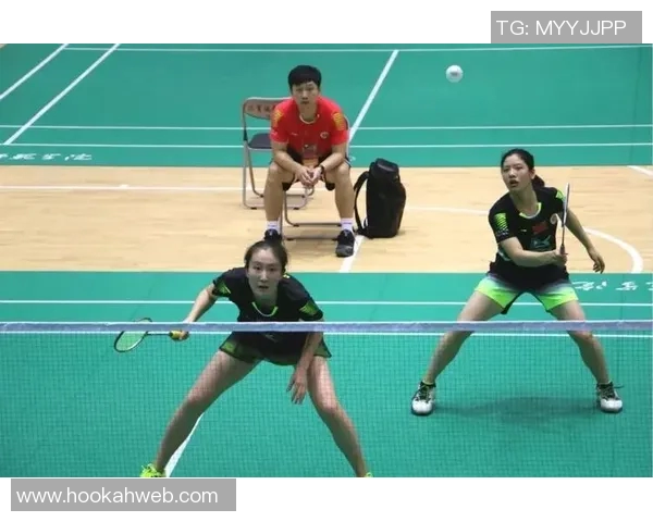 成都与西安羽毛球队赛后复盘探讨灵活性与战术运用的深度分析